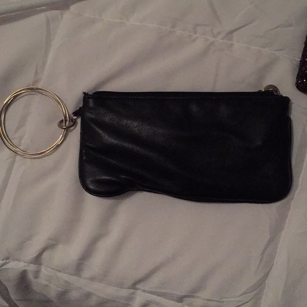 Black clutch